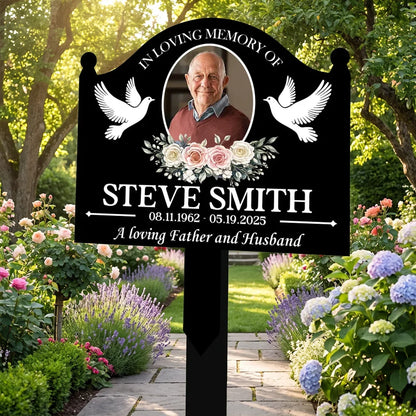 In Loving Memory Metal Garden Stake, Personalized Photo Tribute with Doves, Creative Sympathy Gift for Family