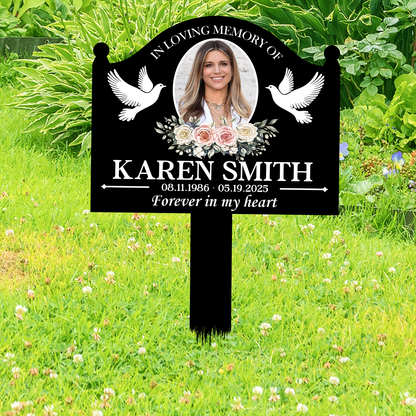 In Loving Memory Metal Garden Stake, Personalized Photo Tribute with Doves, Creative Sympathy Gift for Family