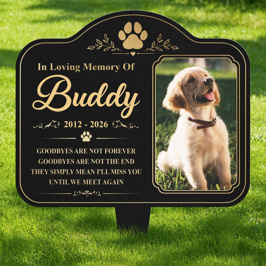 Goodbyes Are Not Forever Metal Garden Stake, Personalized Dog Tribute in Green Garden, Creative Sympathy Gift for Pet Owner